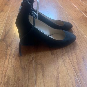 Black suede strap pump